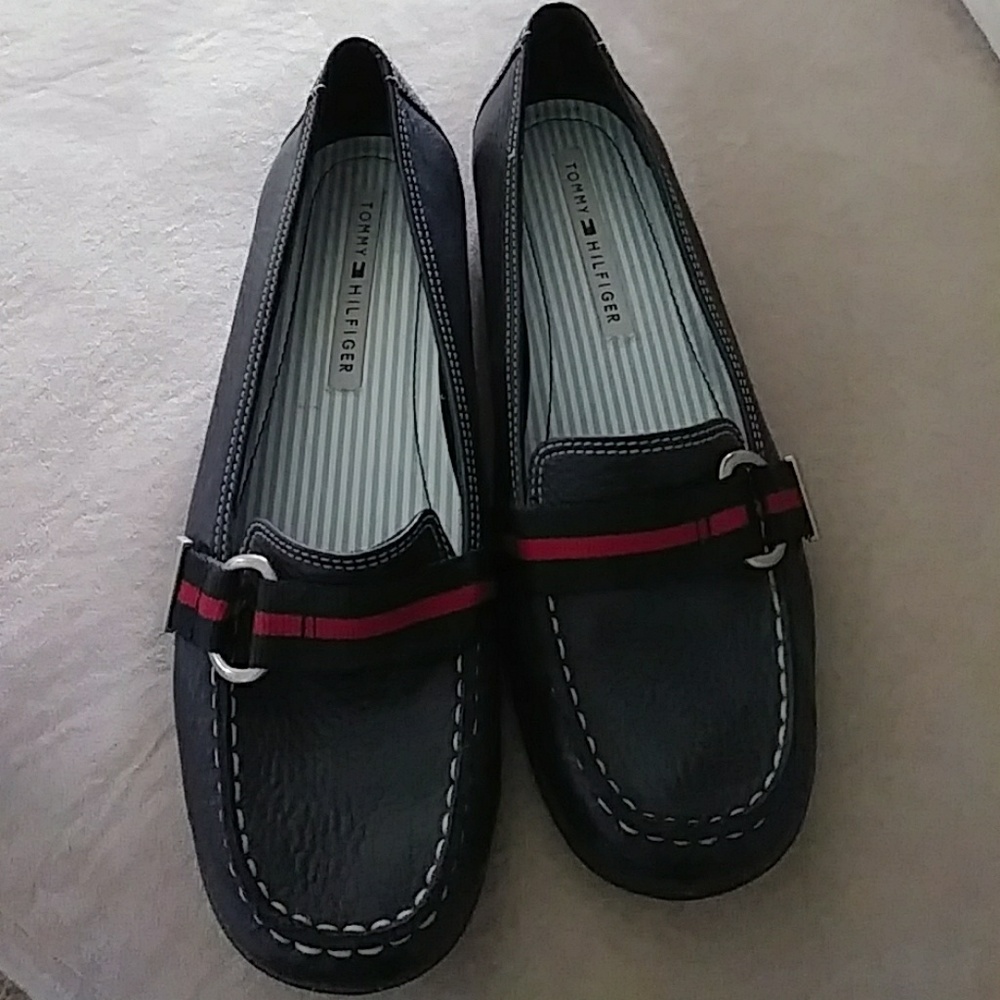 Tommy Hilfiger black leather flats